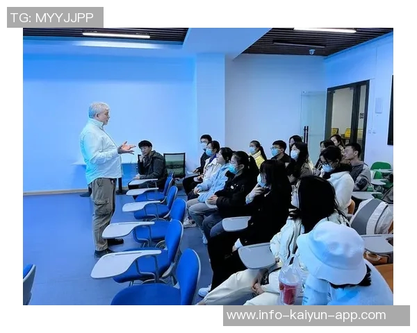 杨瀚森积极学习英语外教辅导助力球队成长与个人提升